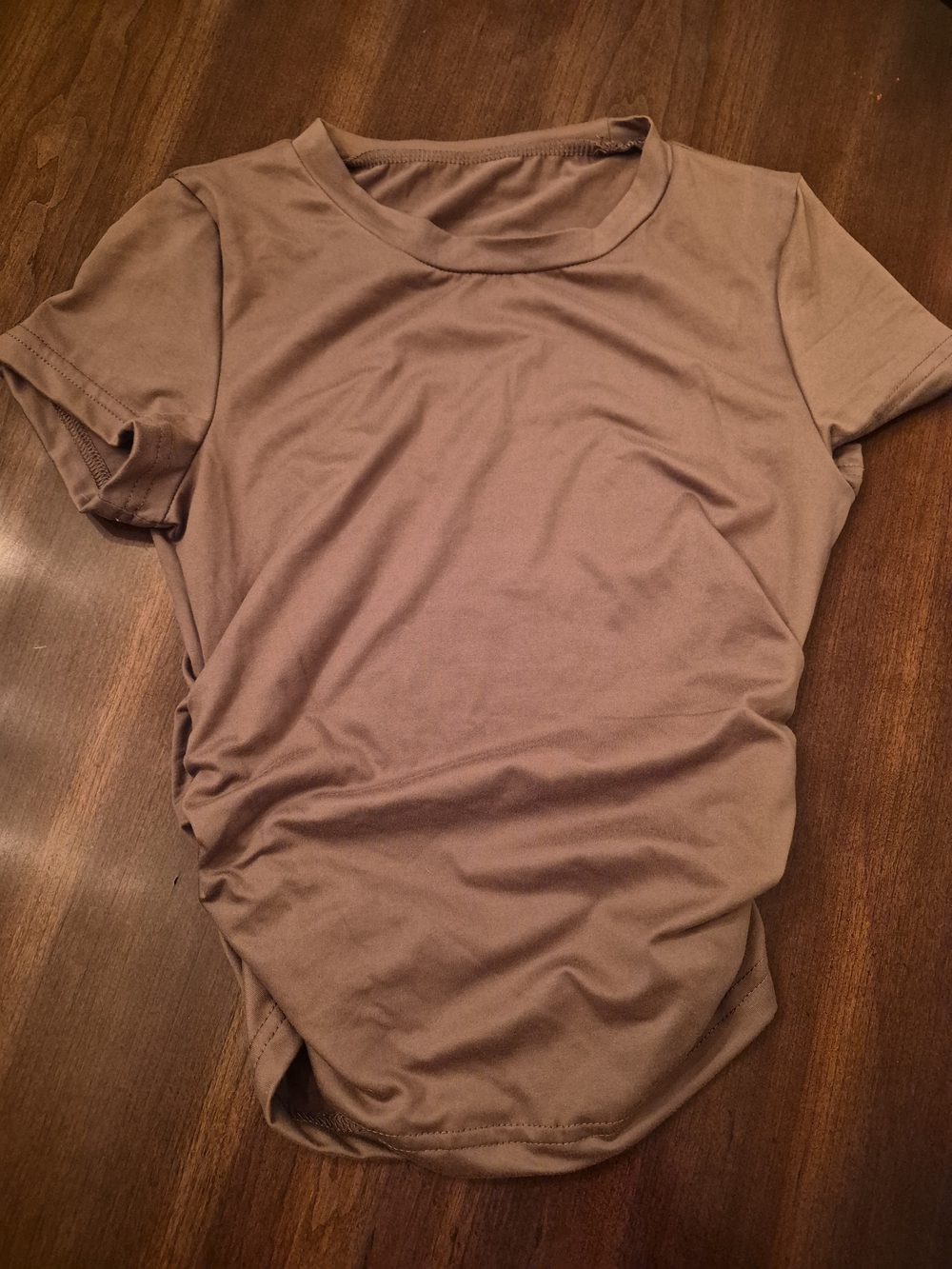 Girls Short Sleeve Crewneck Top in Taupe